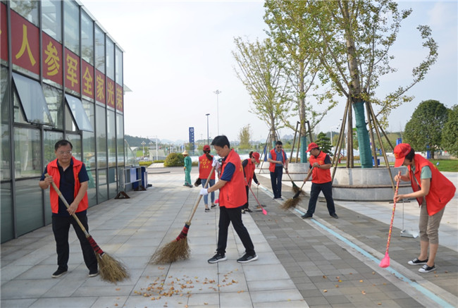 城投集團(tuán)開展“創(chuàng)衛(wèi)迎暗訪、全城大掃除”主題志愿活動(dòng)