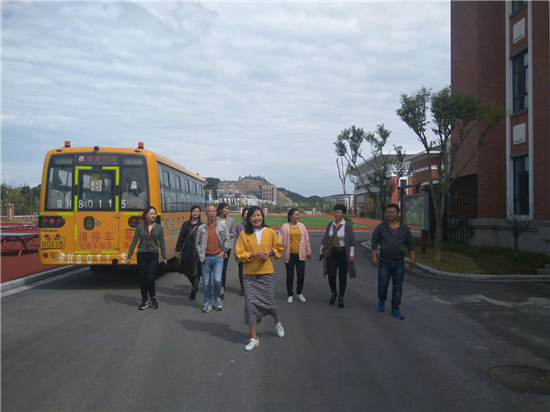 城開投公司開展十月“主題黨日”活動——豐富黨課內(nèi)容，激發(fā)黨員動力