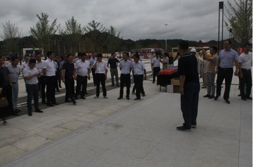 喜迎十九大，身邊看變化——我市干部賢內(nèi)助、鄉(xiāng)鎮(zhèn)街道負(fù)責(zé)人參觀高鐵商務(wù)區(qū)