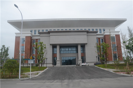 李雪海調(diào)研昌南拓展區(qū)場館建設(shè)情況