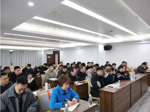 市城投集團召開違規(guī)套取資金問題專項整治暨國有、集體資產(chǎn)違規(guī)轉(zhuǎn)租問題專項治理工作推進會